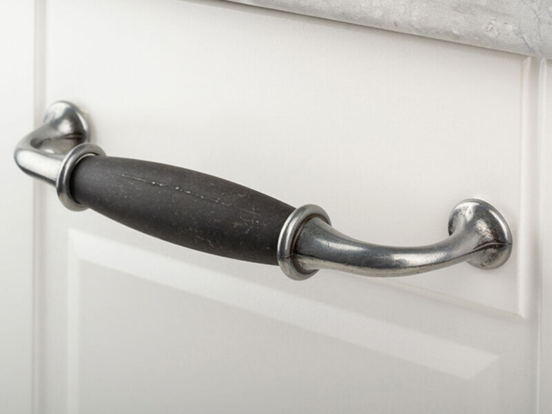 Úchytka Victoria 128 staročerná 