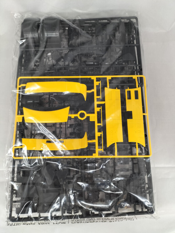  Italeri 3898 IVECO STRALIS "YELLOW DEVIL"