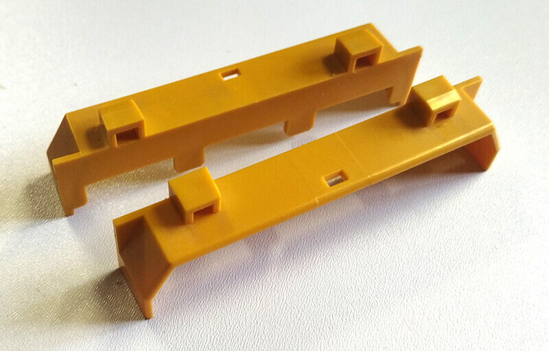 Blatníky návěs okrová