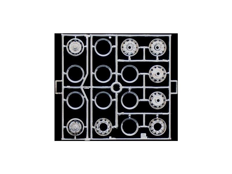 Italeri 3910 Scania 143M