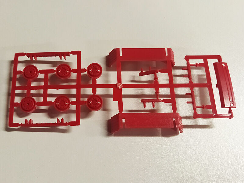 Blatníky a disky s maskou Tatra červená