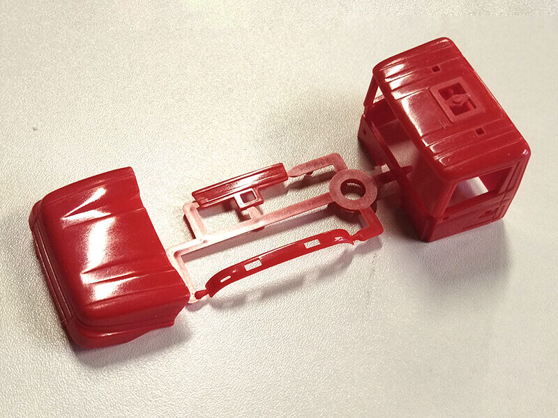 Kabina Scania Červená