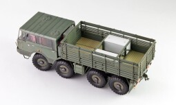 RW 83 Tatra 813 8x8 Kolos - armádní tahač