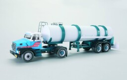 PKG 74 Volvo N10 - tahač 4x2 s cisternovým návěsem