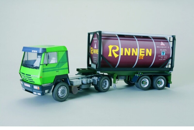 PKG 77 ¨Steyr 19 S 36 s kontejnerovým návěsem a cisternovým kontejnerem