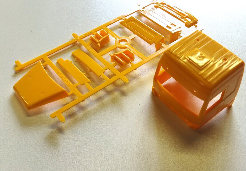 Kabina Kapotáž Mercedes Actros žlutá