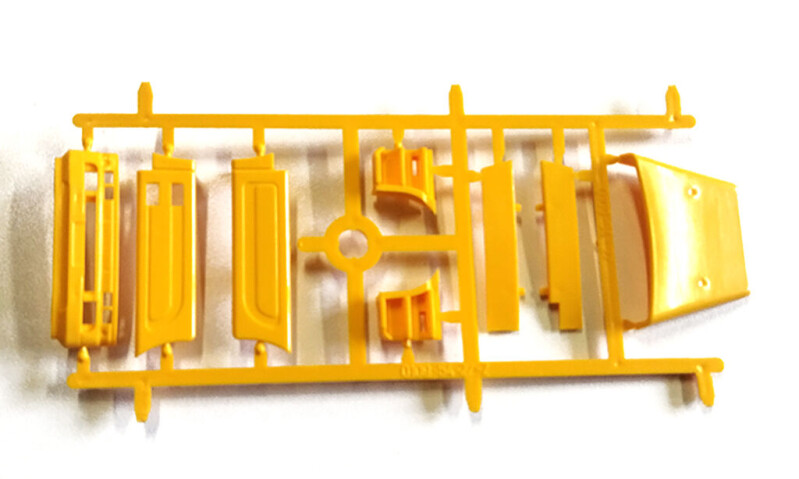 MS Mercedes Actros Kabina a kapotáž žlutá