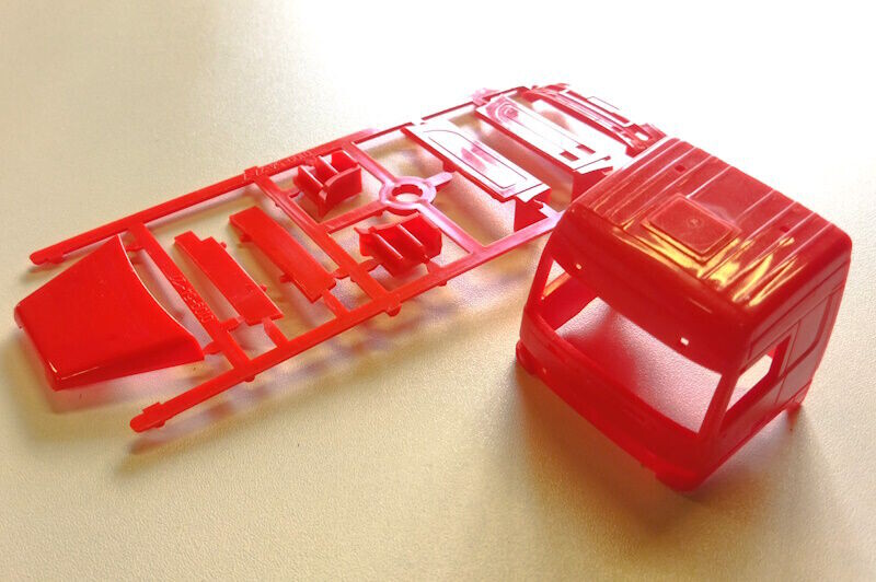 Kabina Kapotáž Mercedes Actros červená