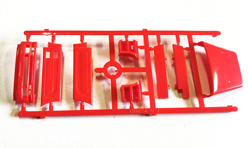 MS Mercedes Actros Kabina a kapotáž červená