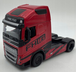 Bburago Volvo FH16 Globetrotter 750XXL s bagrom Volvo EC220E 1:43