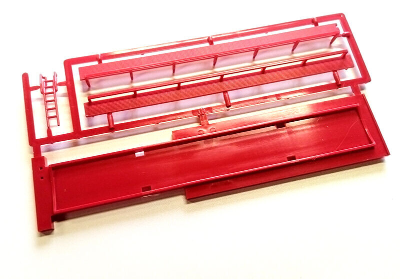 Spodní část cisterny červený