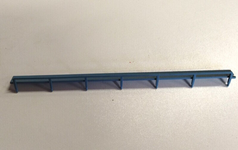 Zábradlí na cisternu světle modré