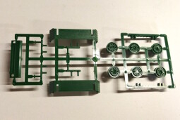 Blatníky a disky s maskou khaki Tatra  