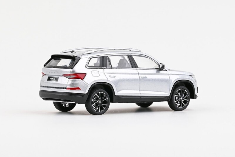 Abrex Škoda Kodiaq FL 1:43 Stříbrná Brilliant Metalíza