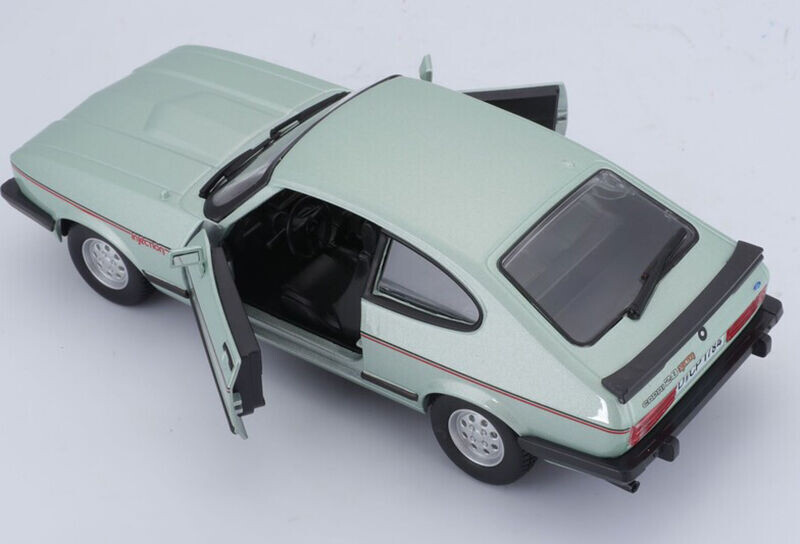 Bburago Ford Capri 1982 1:24 Light green