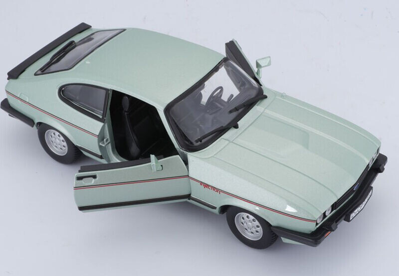 Bburago Ford Capri 1982 1:24 Light green