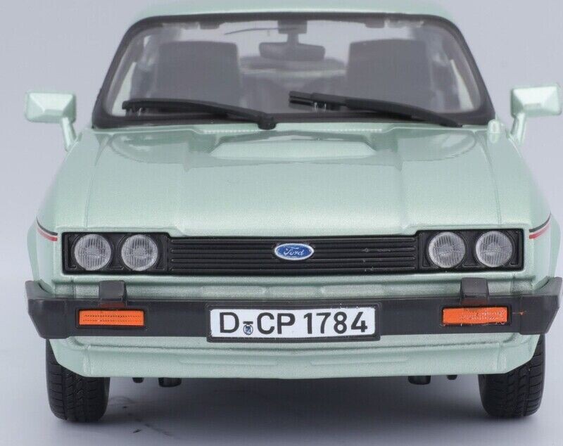 Bburago Ford Capri 1982 1:24 Light green