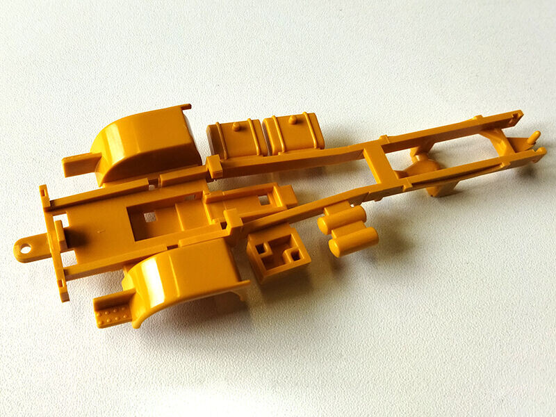 Podvozek Liaz žlutý 