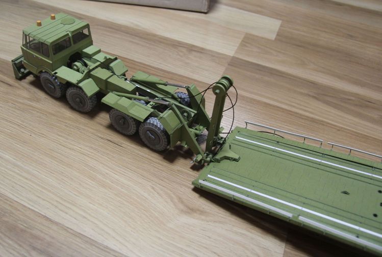 Tatra 813 AM-50 - mostní automobil